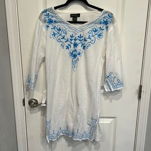 Light weight shirt w/detailed stitching. 100% cotton Size large made in India.